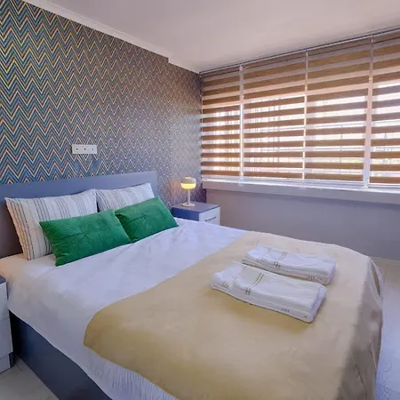 Modern Flat Across Hadrian Gate Daire Antalya