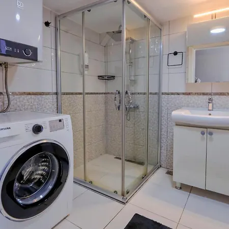 Modern Flat Across Hadrian Gate Daire Antalya