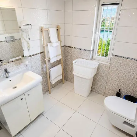 Hadrian Sol Modern 2br With View Opposite Old Town & Hadrian Gate Apartment *
