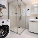 Hadrian Sol Modern 2Br Apartment With City View Opposite Old Town & Hadrian Gate Apartman *