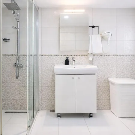 Apartamento Hadrian Sol Modern 2br View Opposite Old Town Hadrian Gate *