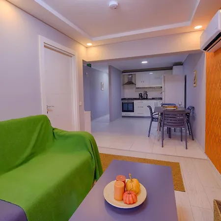Hadrian Sol Modern 2br With View Opposite Old Town & Hadrian Gate 公寓 *