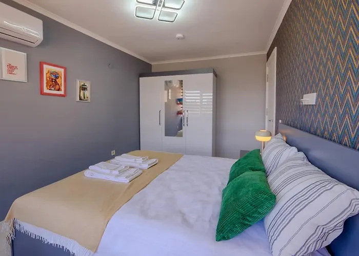 Apartment Hadrian Sol Modern 2br View Opposite Old Town Hadrian Gate