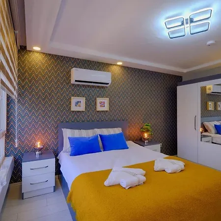 Apartment Modern Flat Across Hadrian Gate