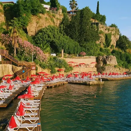 Modern Flat Across Hadrian Gate Antalya