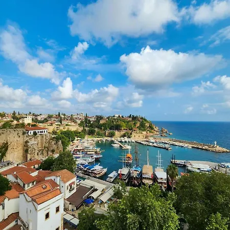 Modern Flat Across Hadrian Gate Apartment Antalya